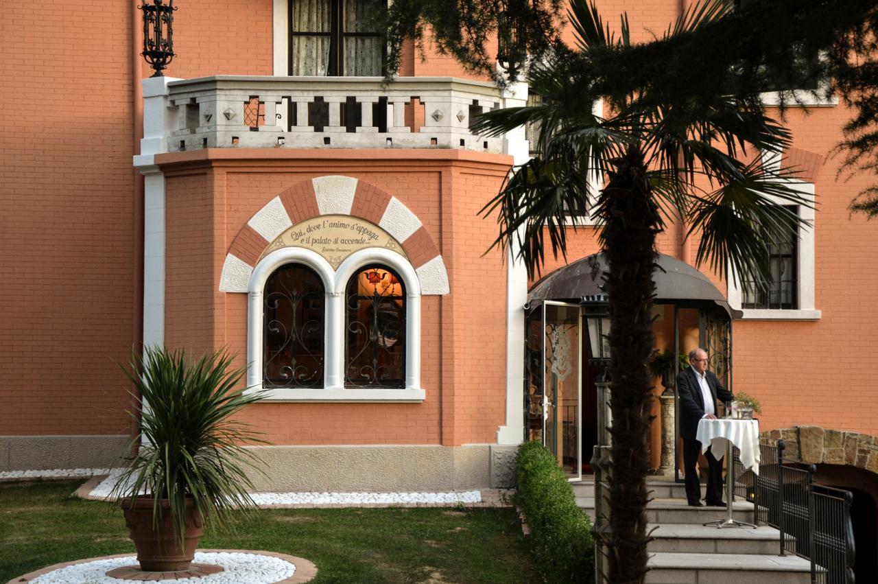 Capriva del Friuli Casale In Collinaゲストハウス エクステリア 写真
